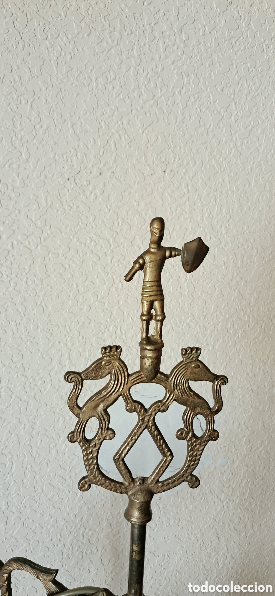 Antig&uuml;edades: Vel&oacute;n, l&aacute;mpara, quinqu&eacute; de bronce - Foto 4