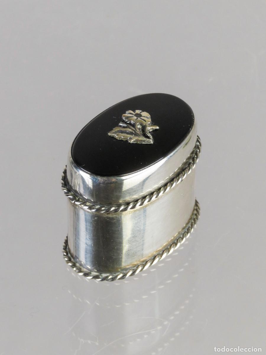Antig&uuml;edades: Caja pastillero metal y esmalte con motivo de flor