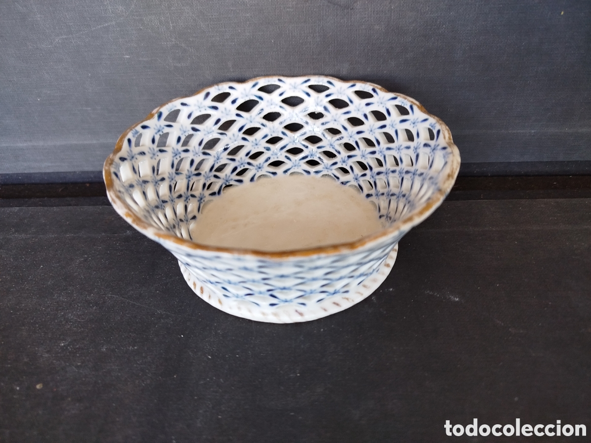 Antig&uuml;edades: ANTIGUA CESTA DE PORCELANA. SIN MARCAS