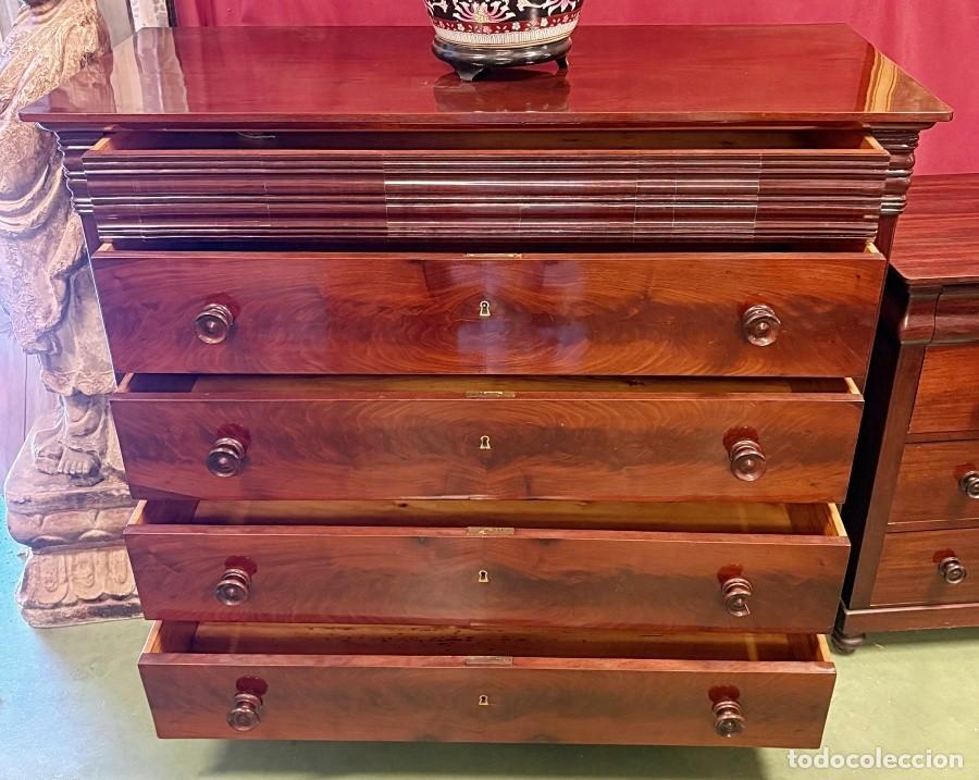 Antig&uuml;edades: C&oacute;moda de Estilo Cl&aacute;sico - Foto 2