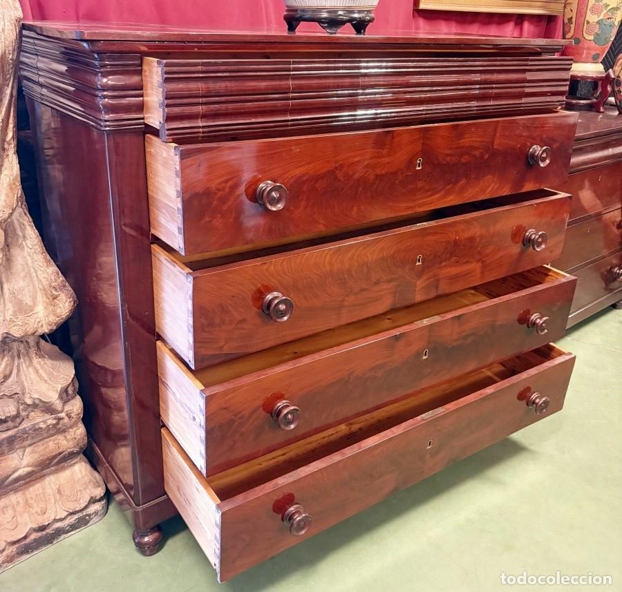 Antig&uuml;edades: C&oacute;moda de Estilo Cl&aacute;sico - Foto 3