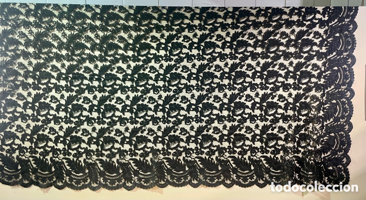Antig&uuml;edades: Mantilla Negra Antigua