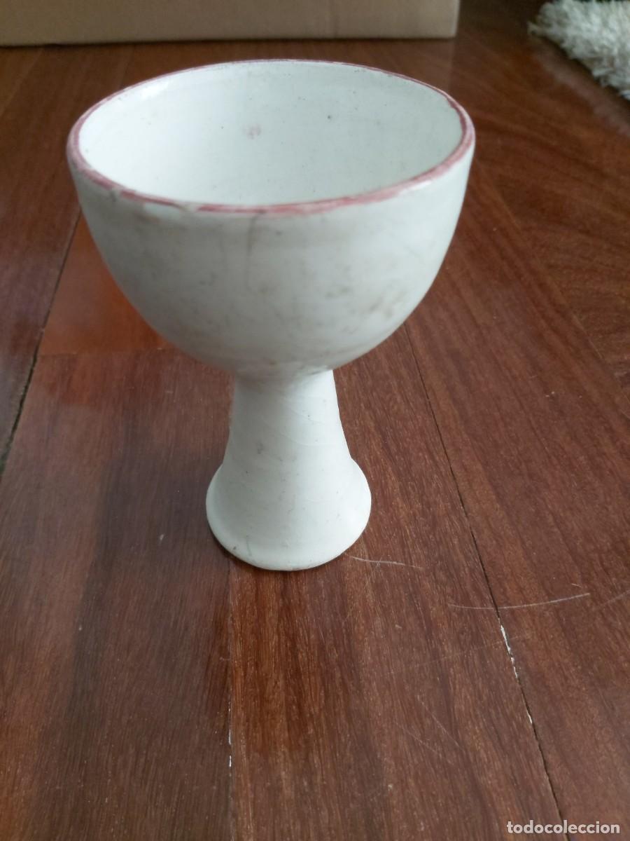 Antig&uuml;edades: C&aacute;liz de cer&aacute;mica blanco - Foto 1