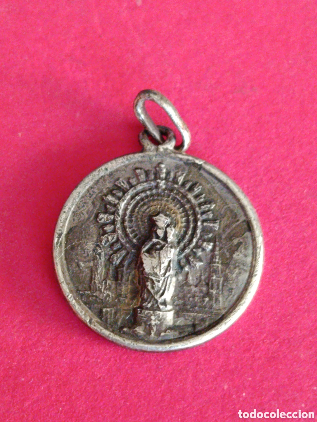 Antig&uuml;edades: MEDALLA DE NTRA SRA DEL PILAR Y EL SAGRADO CORAZ&Oacute;N. 1,8CM. PLATA. 2,86 GR.
