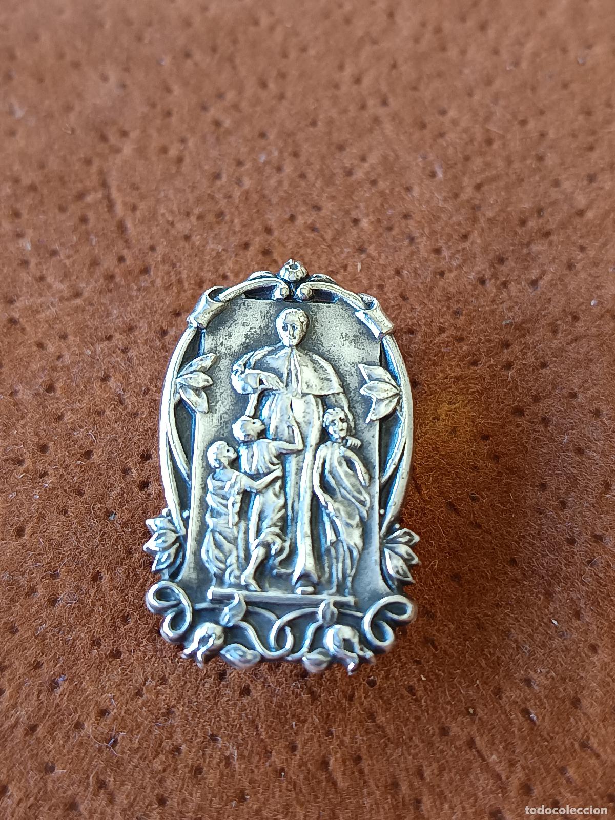 Antig&uuml;edades: ANTIGUA Y BONITA MEDALLA RELIGIOSA, PIN DE OJAL, SAN JUAN BOSCO, FUNDADOS DE LOS SALESIANOS, PLATA.