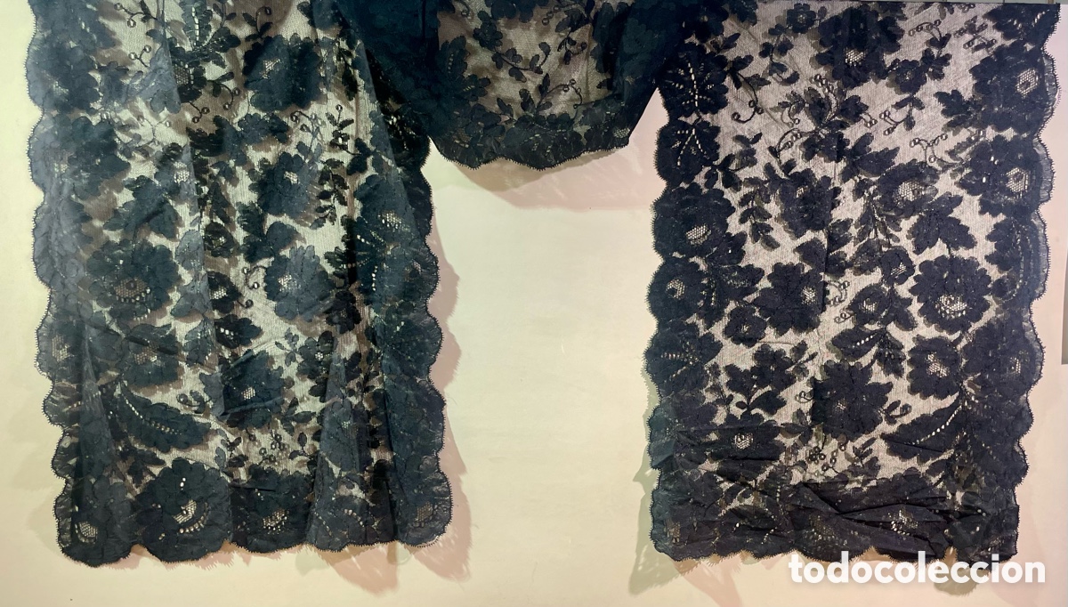 Antig&uuml;edades: Mantilla Antigua Negra