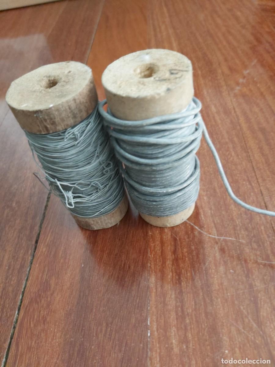 Antig&uuml;edades: Carretes de madera con alambre de plomo - Foto 5