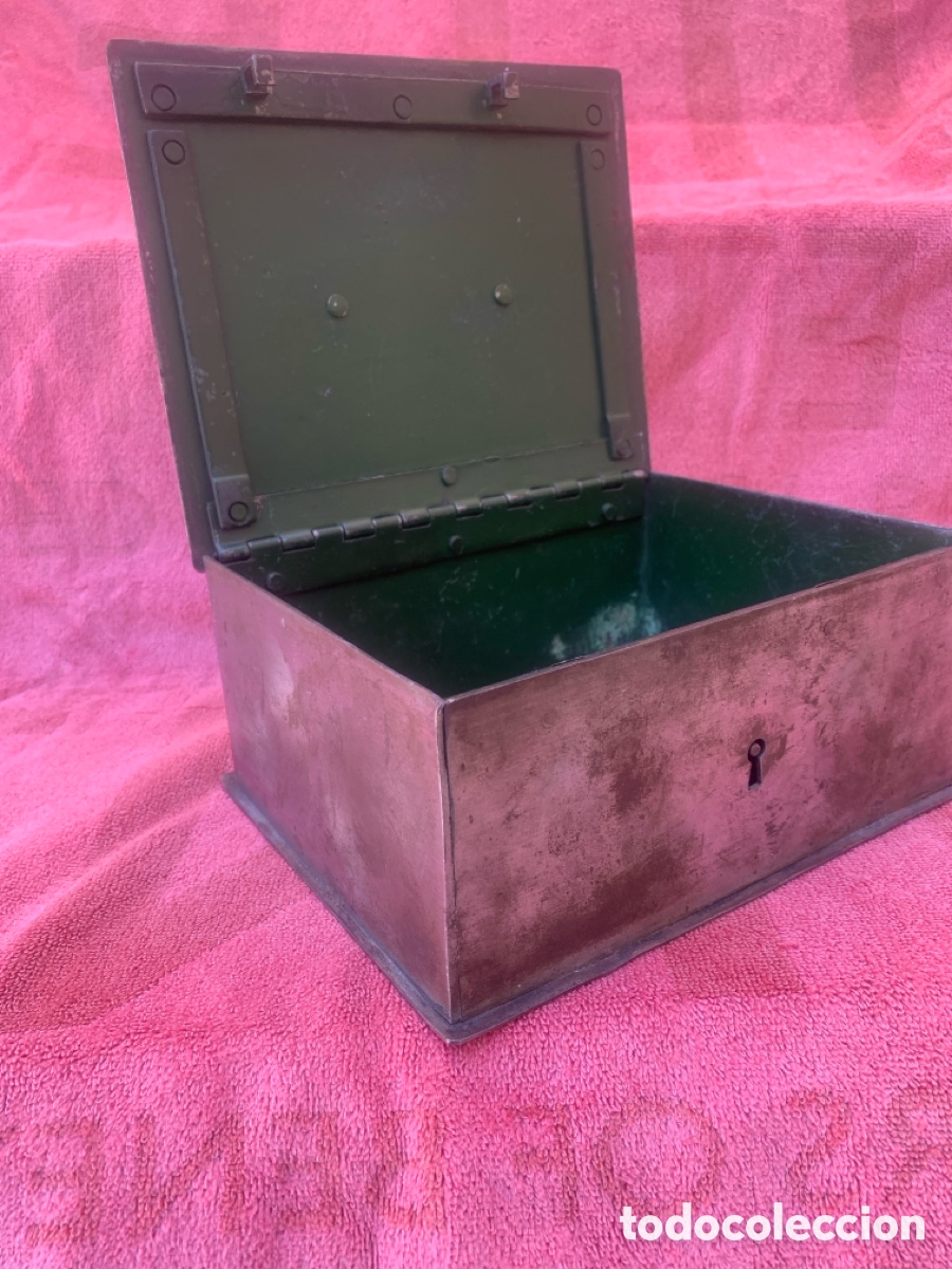 Antig&uuml;edades: CAJA CAUDALES METAL ANTIGUA 20x16x9 cm