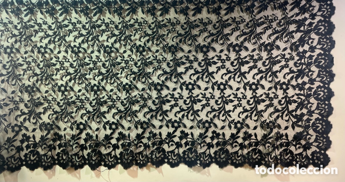 Antig&uuml;edades: Mantilla Negra Antigua - Foto 1