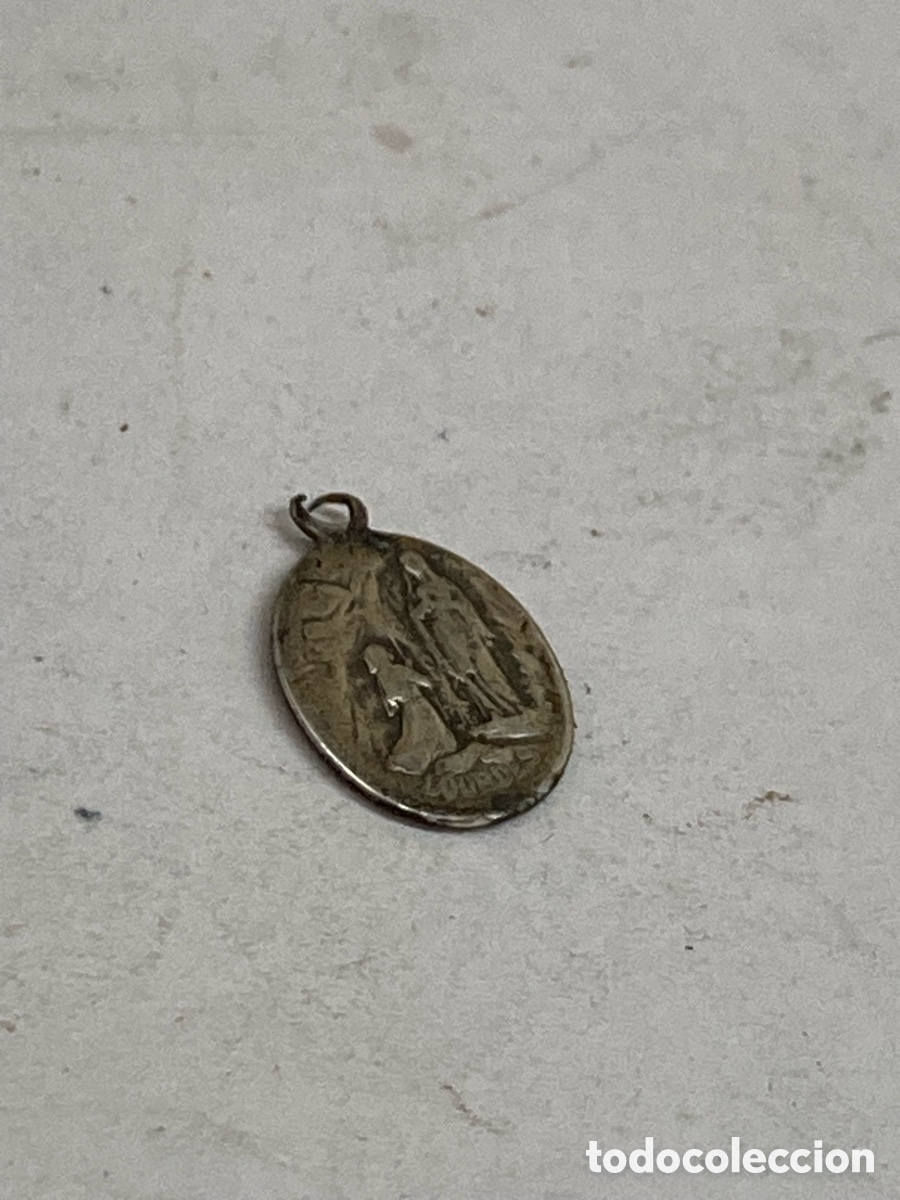 Antig&uuml;edades: Medalla de plata religiosa L22 - Foto 2