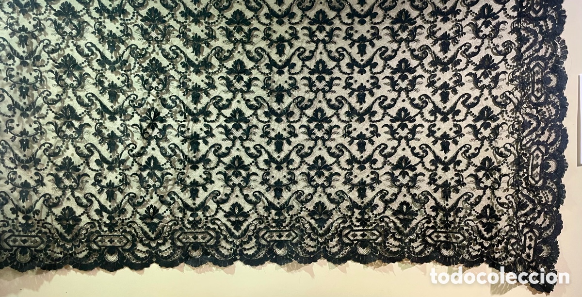 Antig&uuml;edades: Mantilla Negra Antigua