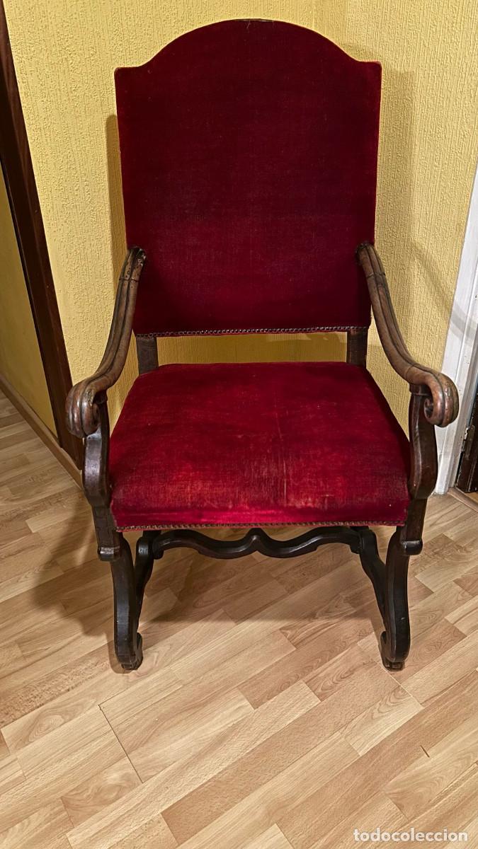 Antig&uuml;edades: Gran sill&oacute;n antiguo de madera y terciopelo rojo brazos de voluta finales s. XIX