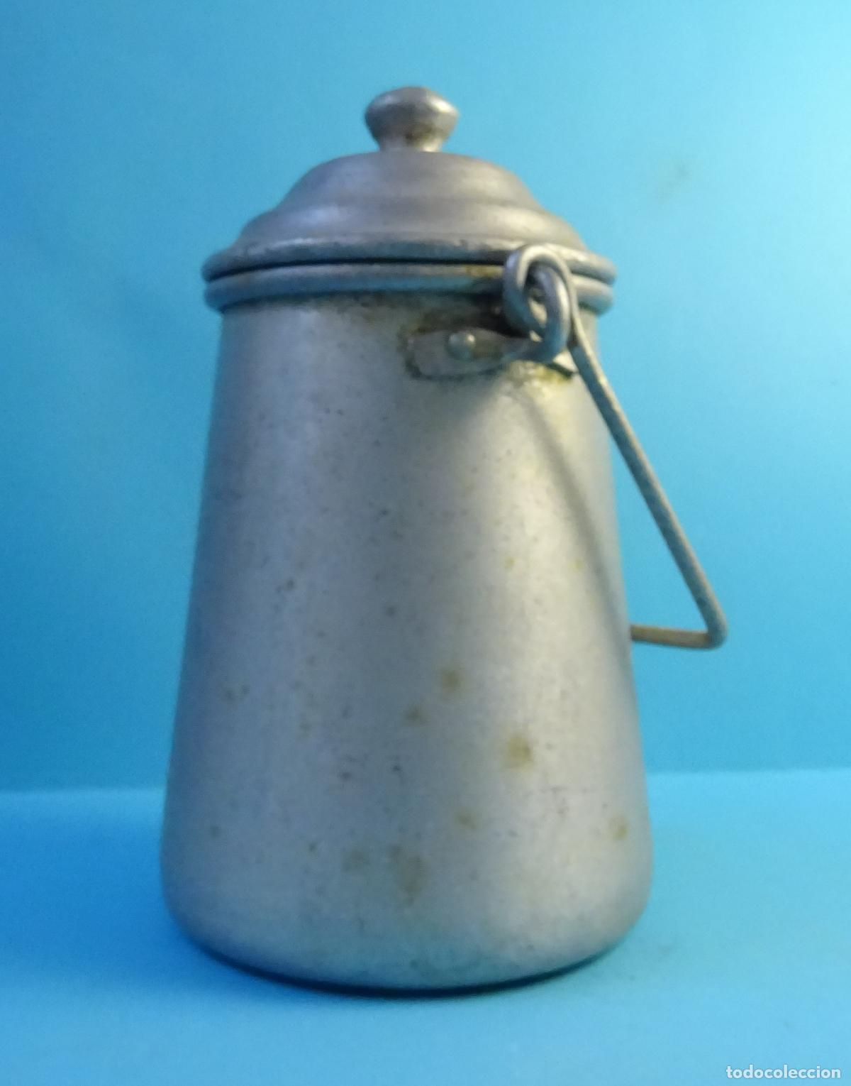 Antig&uuml;edades: ANTIGUA LECHERA DE ALUMINIO 1 LITRO. ALTURA 20,5 CM
