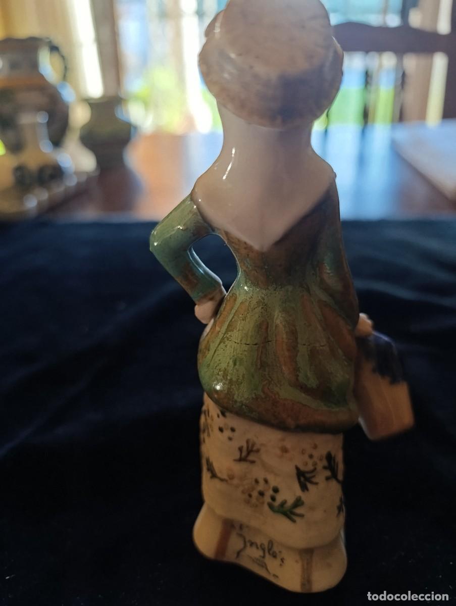 Antig&uuml;edades: Mujer con jarr&oacute;n de porcelana Ingles - Foto 2