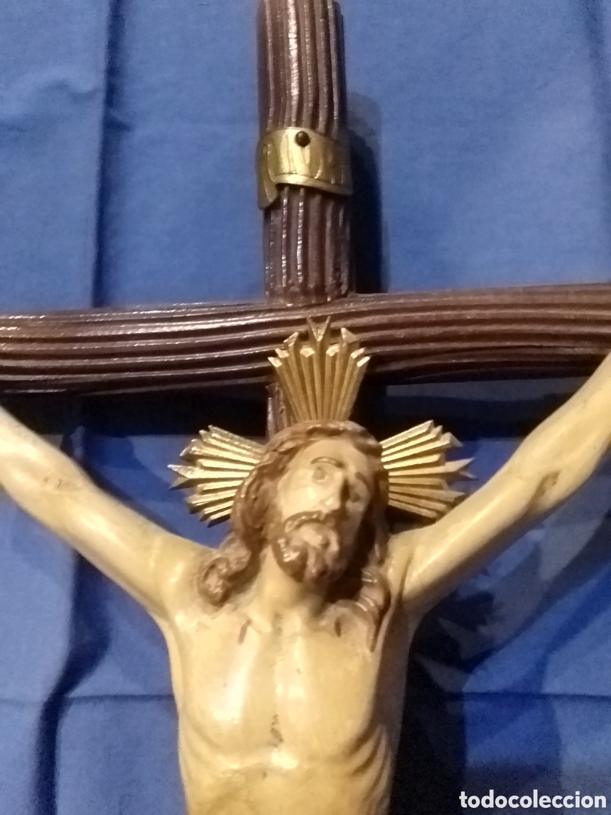 Antig&uuml;edades: Crucifijo de talla de madera - Foto 3