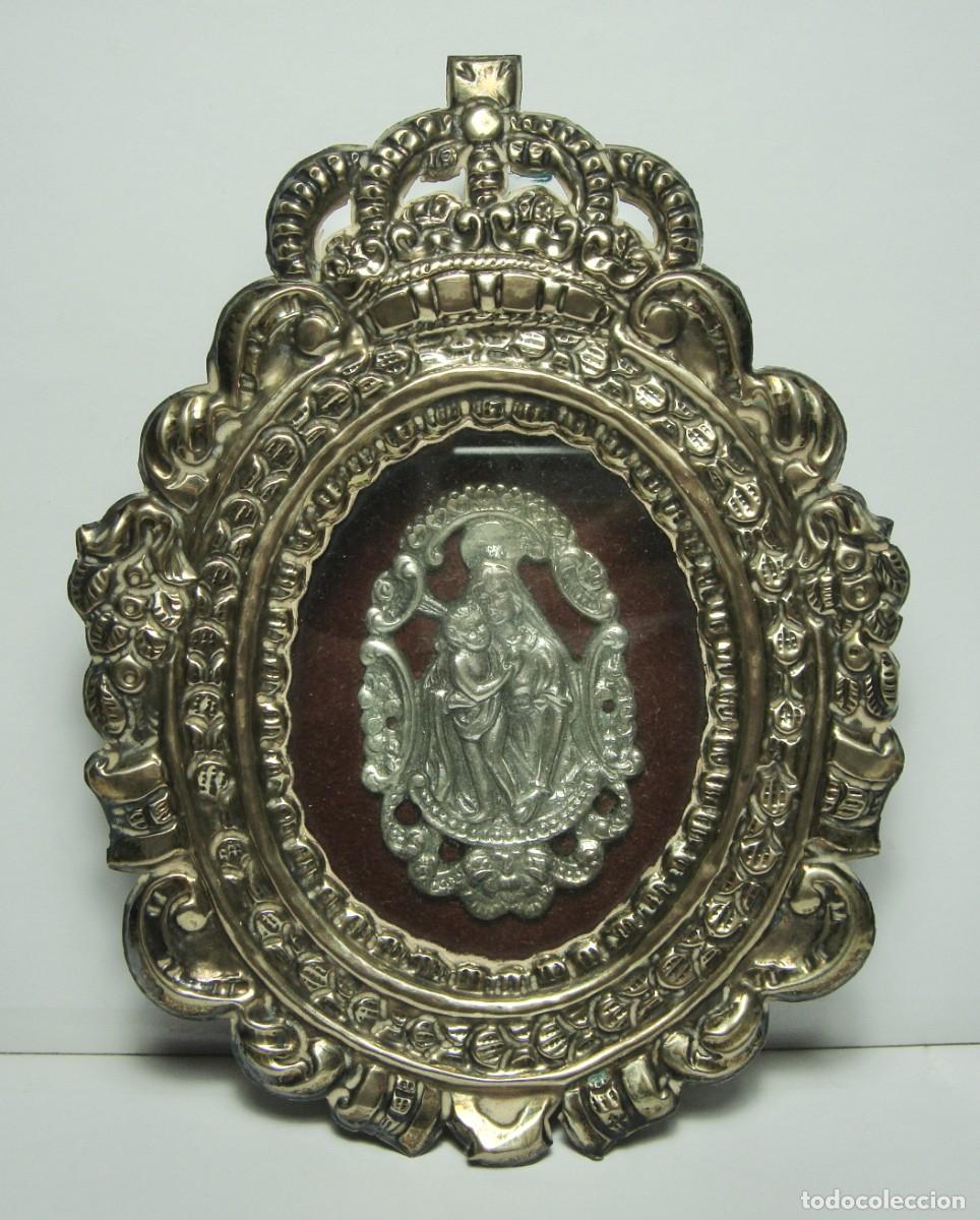 Antig&uuml;edades: Relicario devocional Virgen con Ni&ntilde;o &middot; Marco barroco coronado &middot; ca. 1950&ndash;1970