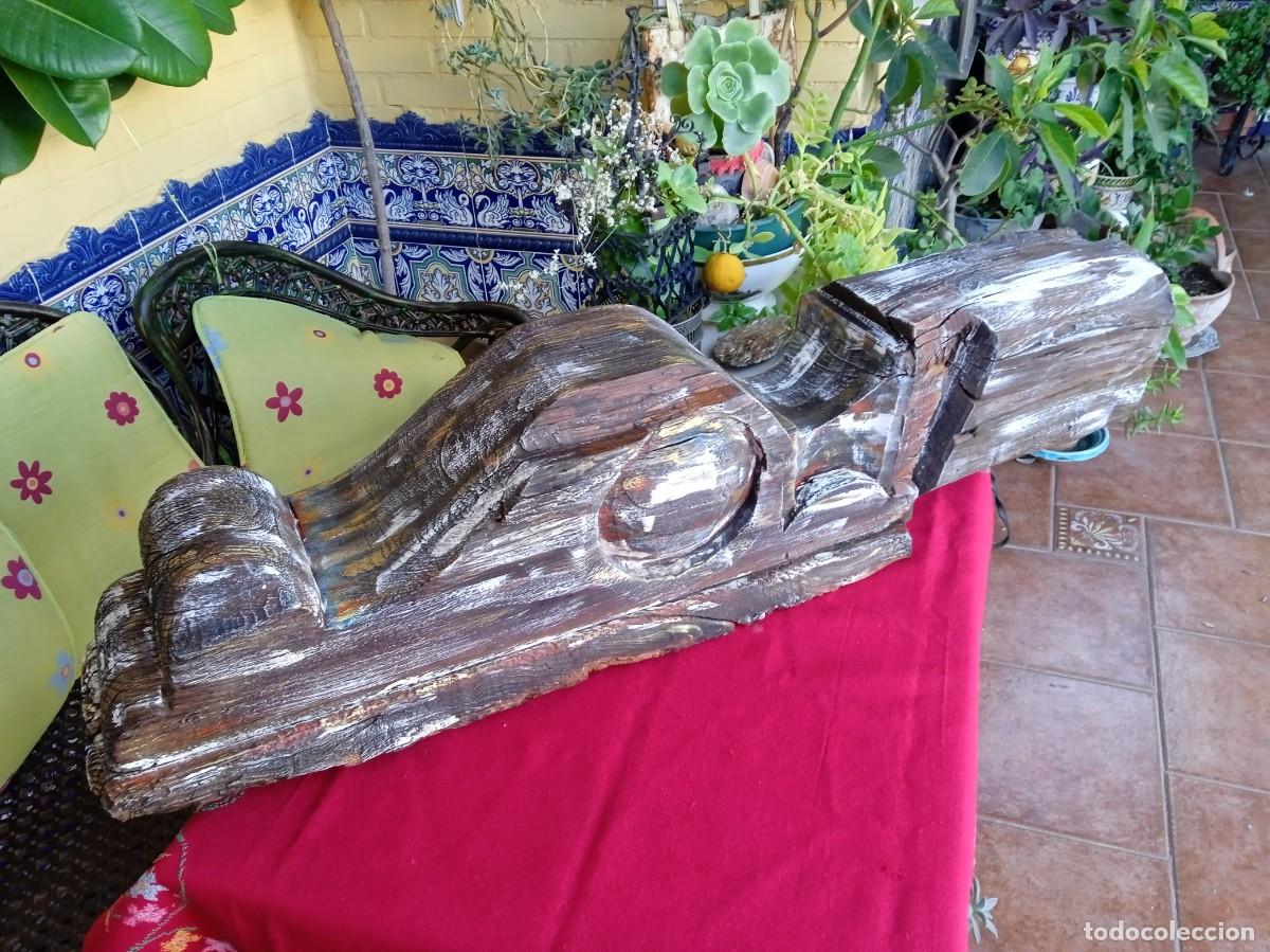 Antig&uuml;edades: M&eacute;nsula Viga o Can antiguo de madera tallada