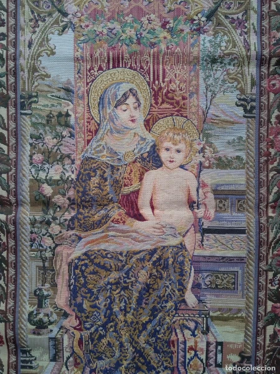Antig&uuml;edades: Tapiz religioso de Virgen con Ni&ntilde;o