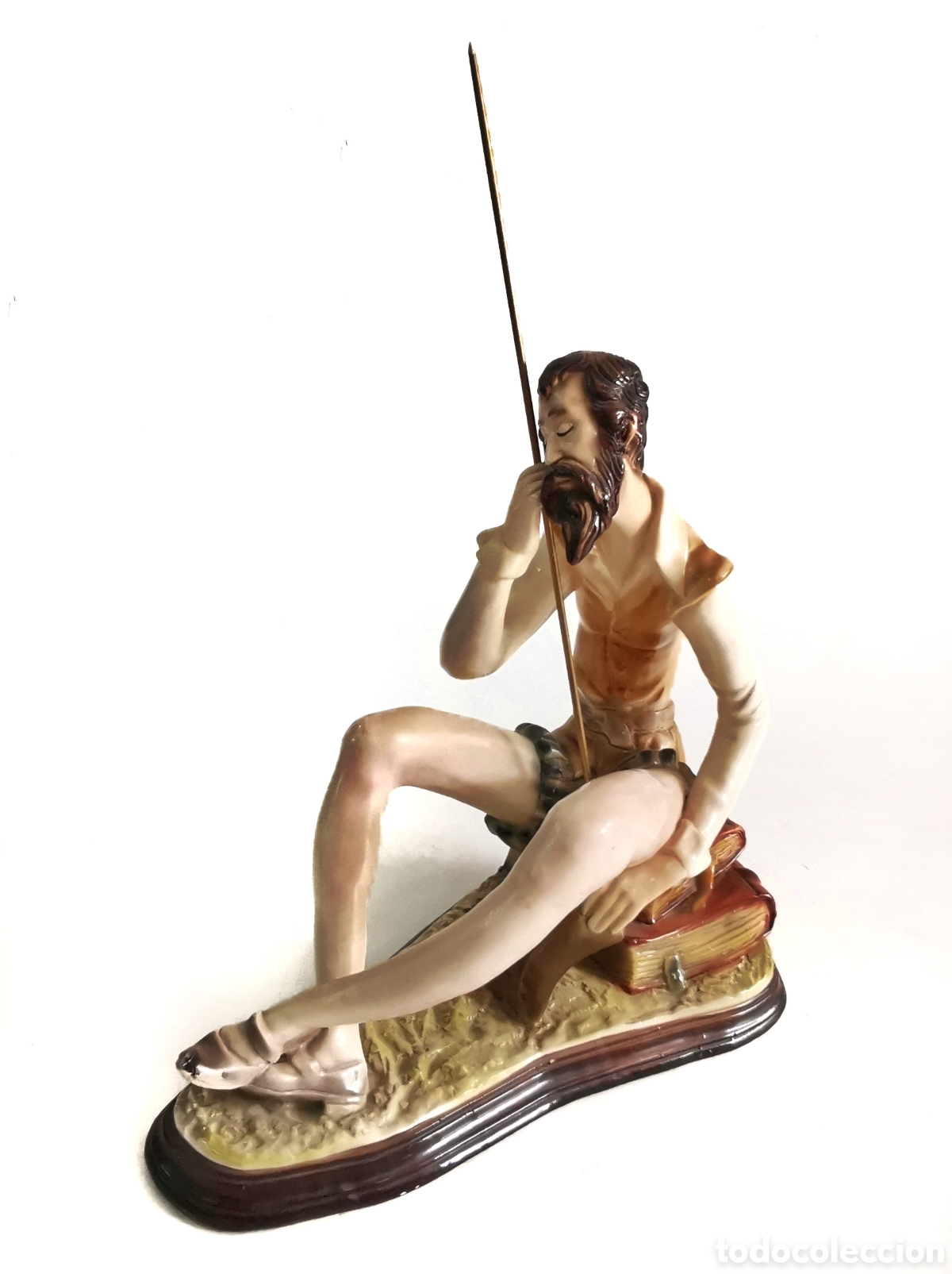 Antig&uuml;edades: IMPRESIONANTE FIGURA ANTIGUA GRAN FORMATO DON QUIJOTE SO&Ntilde;ADOR SENTADO SOBRE LIBROS Y CON SU LANZA