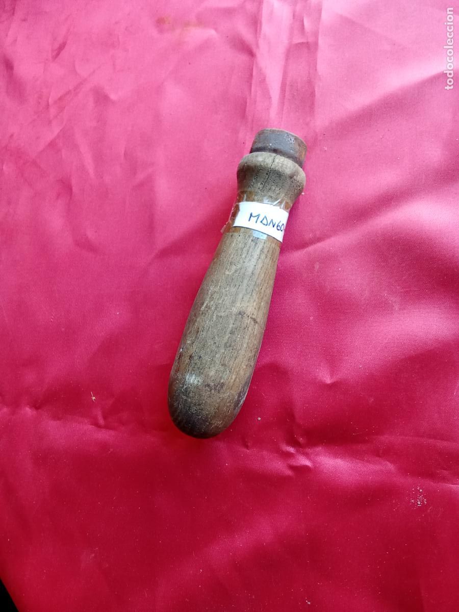 Antig&uuml;edades: Mango de madera para herramientas mango-1. Caja tenazas