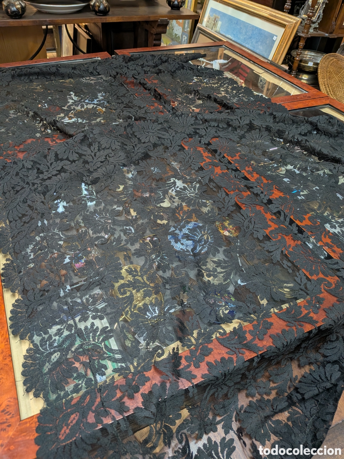 Antig&uuml;edades: Antigua mantilla de encaje. REF-469/6