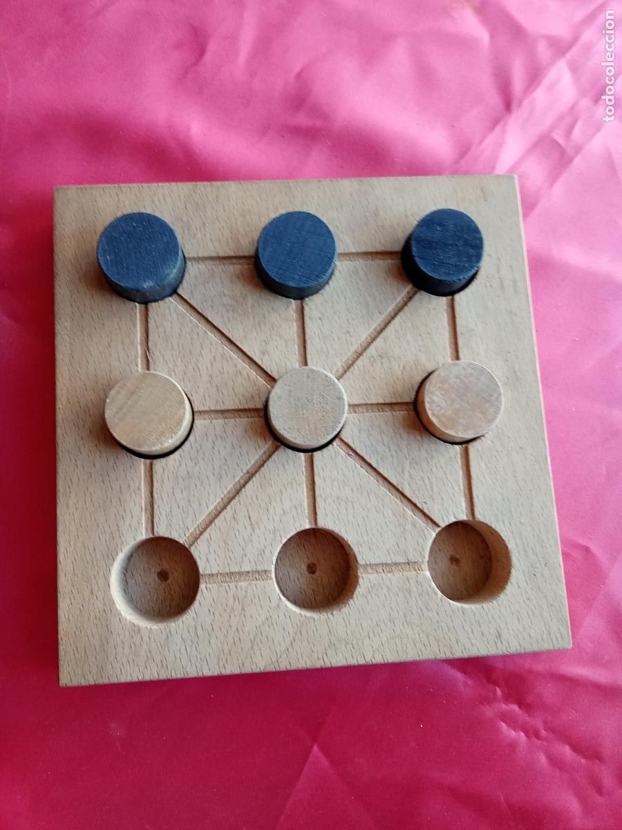 Antig&uuml;edades: Juego de dama de madera. Vitrina Granate - Foto 2