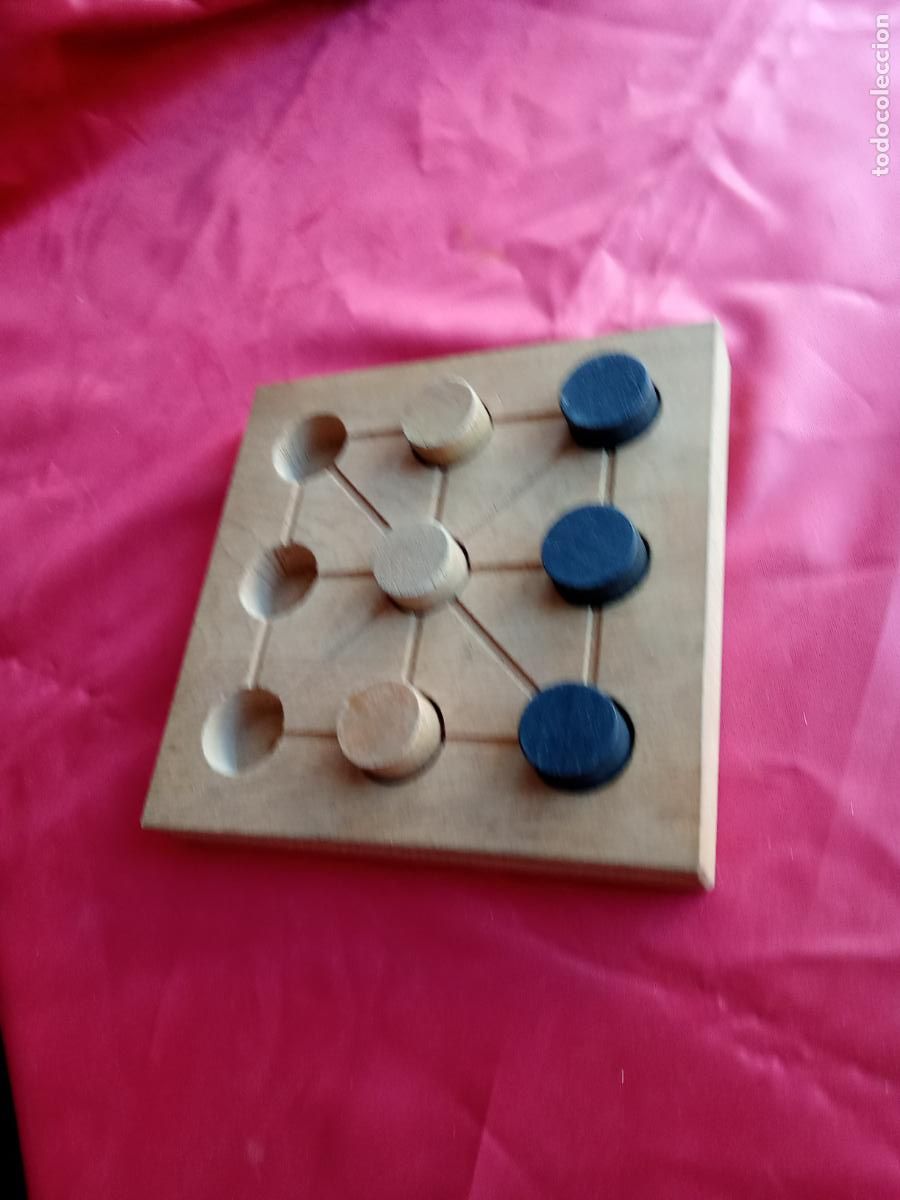 Antig&uuml;edades: Juego de dama de madera. Vitrina Granate - Foto 3