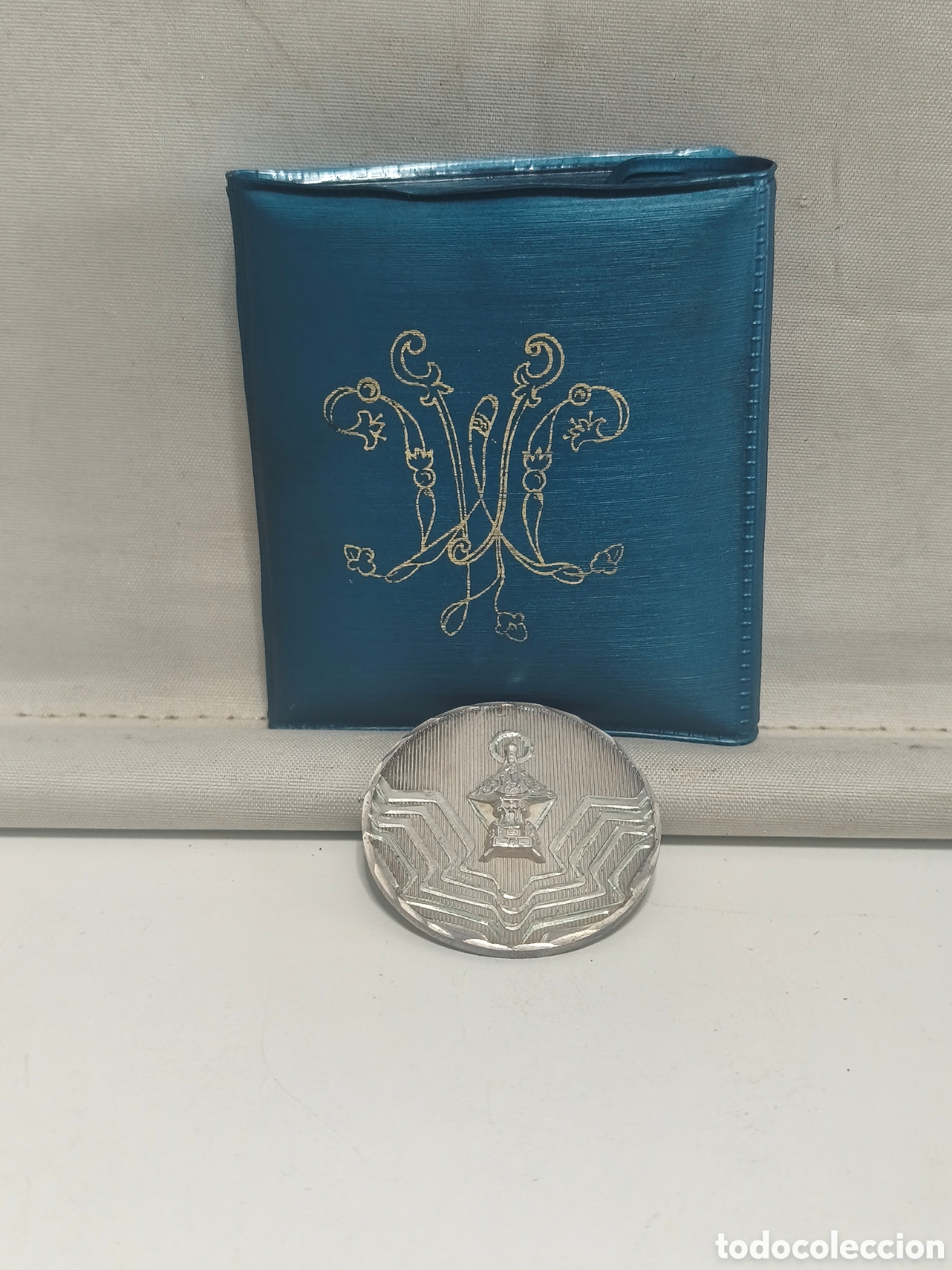 Antig&uuml;edades: CURIOSO ESTUCHE CON MEDALLA. NUESTRA SE&Ntilde;ORA DE ZAPOPAN