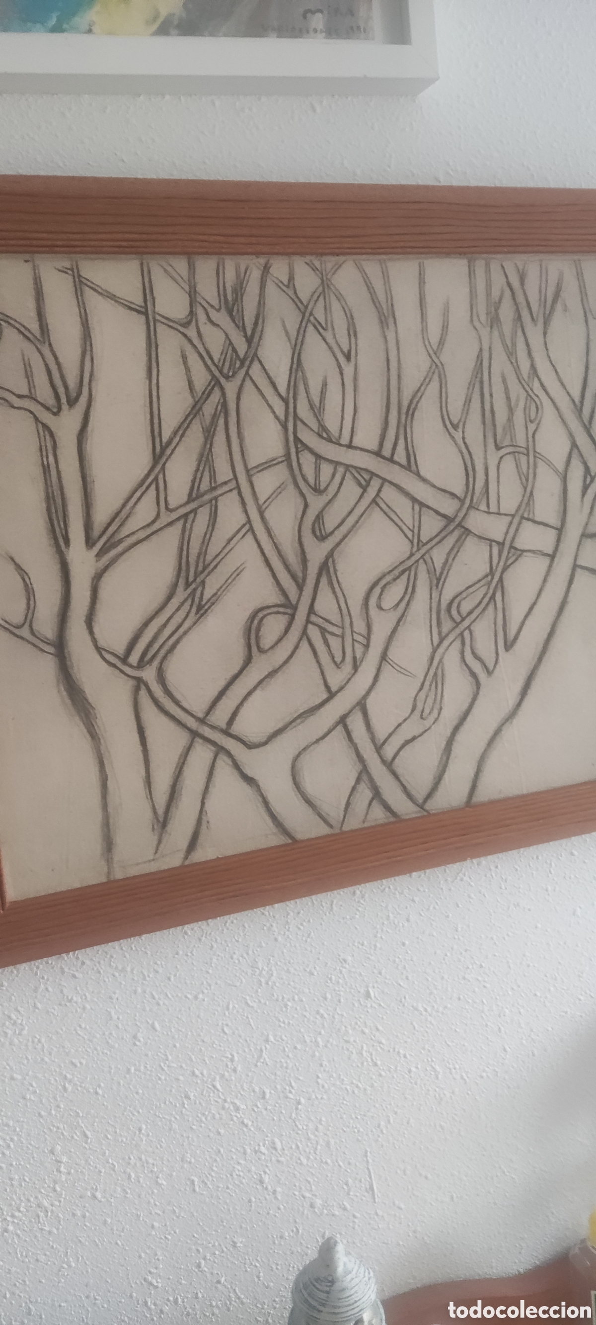 Antig&uuml;edades: V&iacute;ctor mira dibujo o carb&oacute;n sobre tela