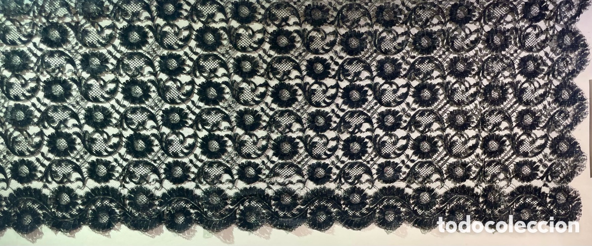 Antig&uuml;edades: Mantilla Negra Antigua