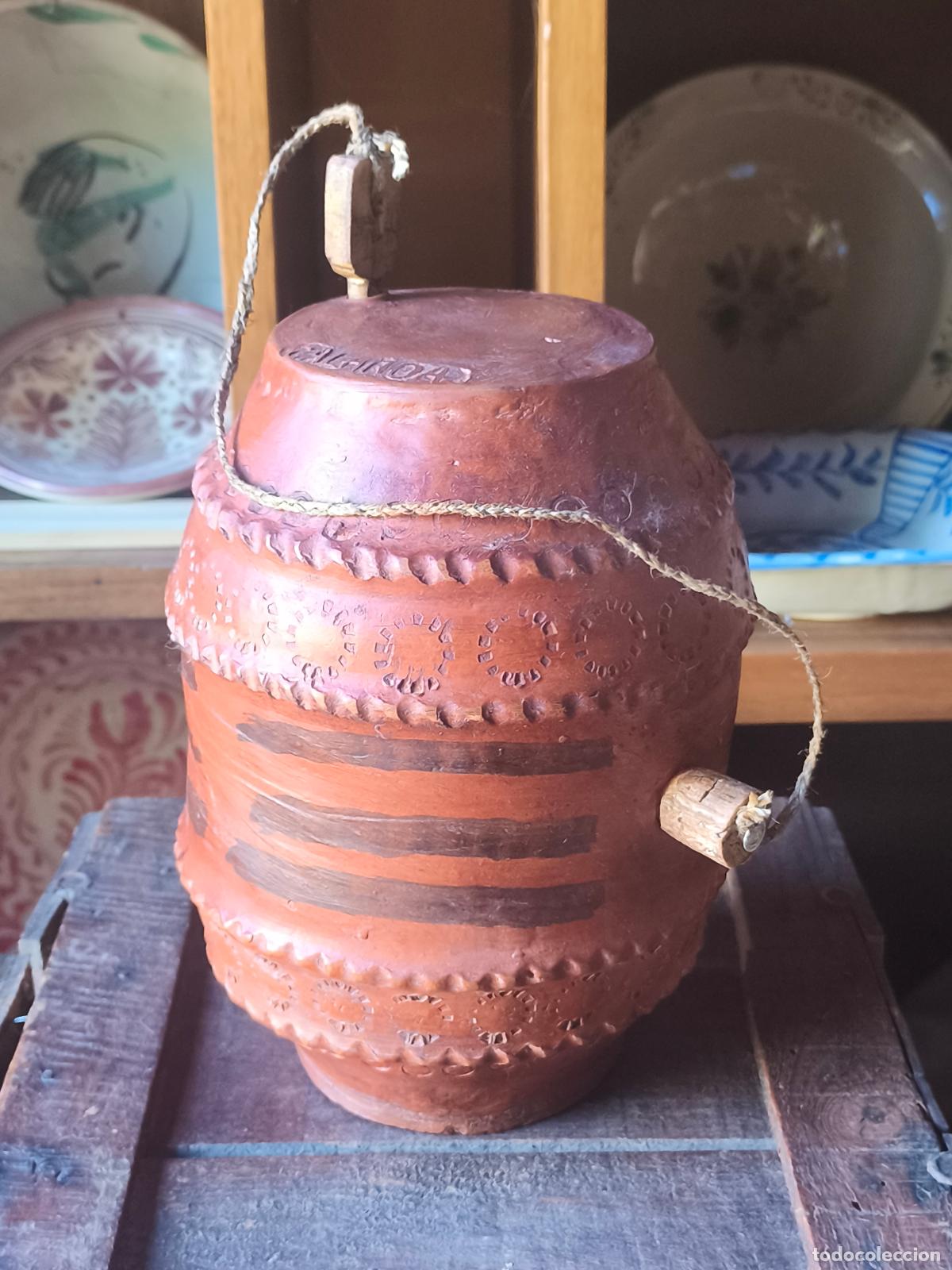 Antig&uuml;edades: Viejo tonel de barro de Calanda