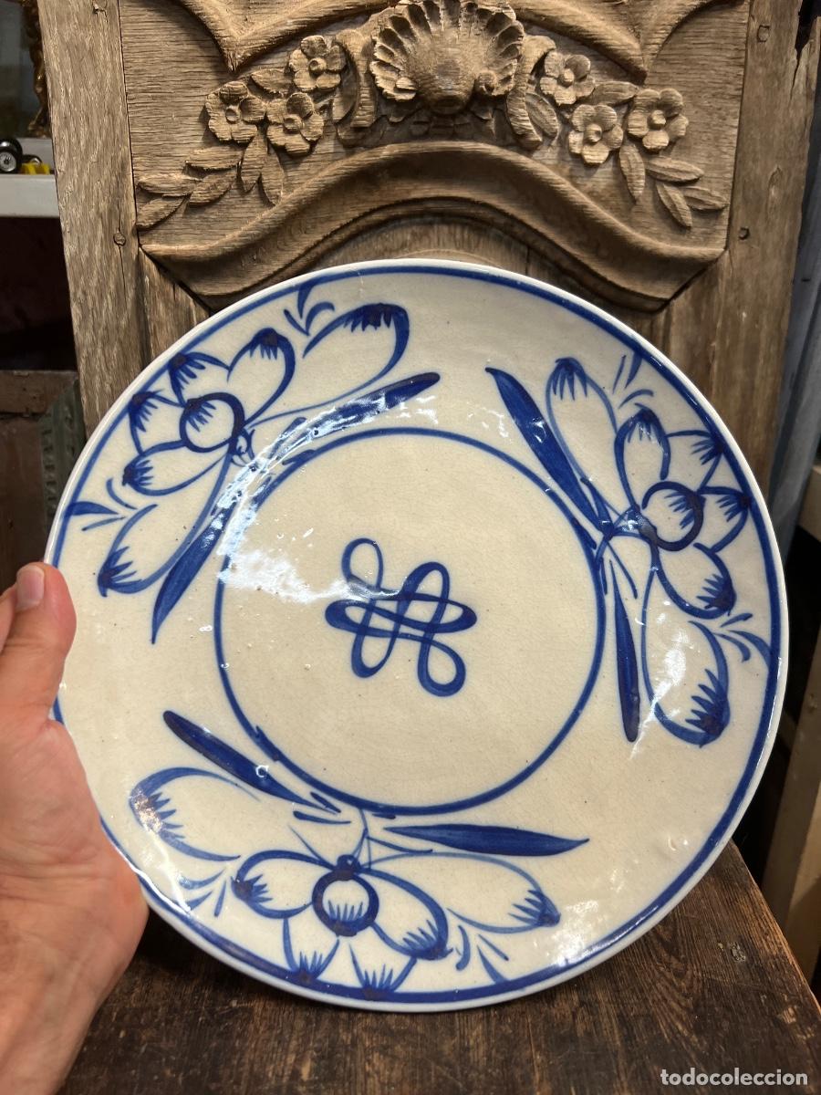 Antig&uuml;edades: Plato cer&aacute;mica bat trang vietnam hanoi mitad s XX AZUL Pintado mano nudo eterno felicidad loto 27cms