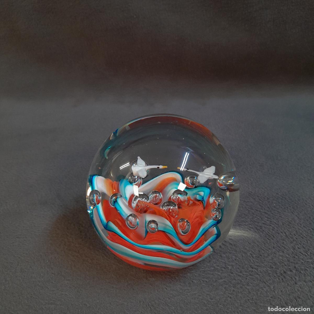 Antiquit&auml;ten: PISAPAPELES DE CRISTAL ART&Iacute;STICO CON FIGURAS DE CISNES. SIGLO XX
