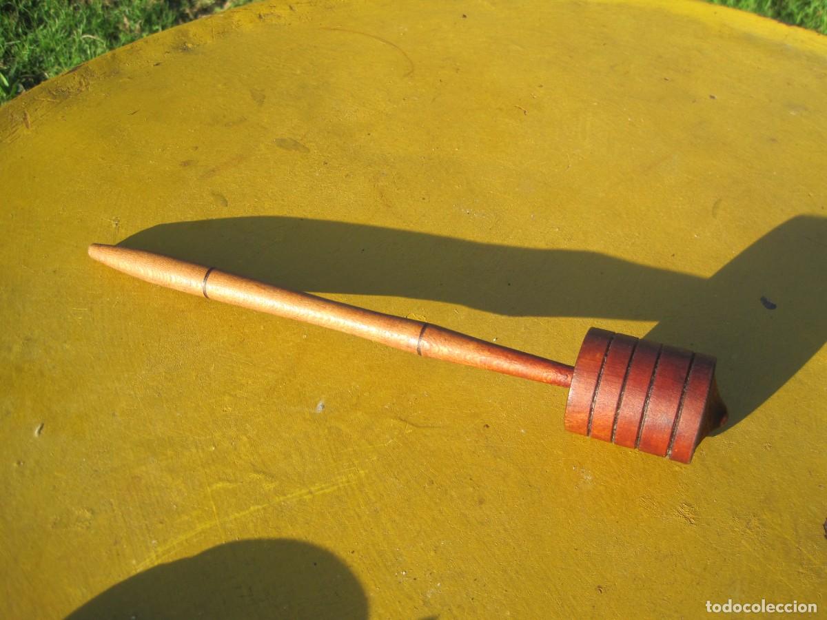 Antig&uuml;edades: MOLINILLO DE MADERA PARA ESPUMAR Y REMOVER EL CHOCOLATE - UTENSILIO DE COCINA
