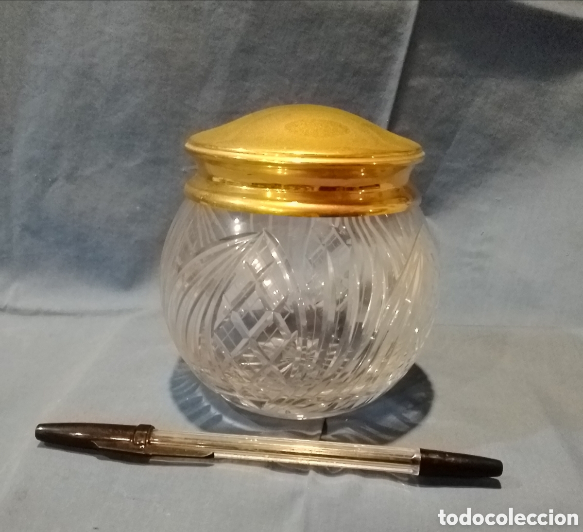 Antig&uuml;edades: Bote de cristal con tapa de acero