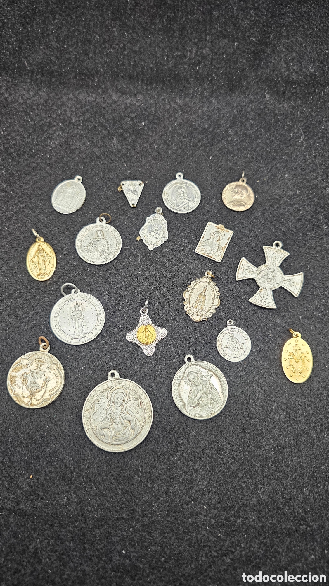 Antig&uuml;edades: Lote de medallas antiguas religiosas