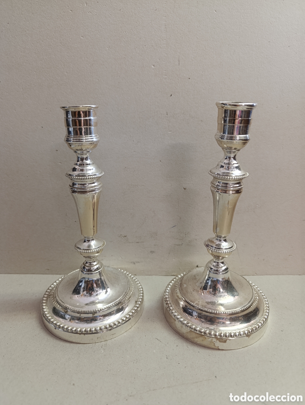 Antig&uuml;edades: PAREJA DE CANDELABROS CHRISTOFLE. 1 LUZ. MARCAS EN LA BASE.