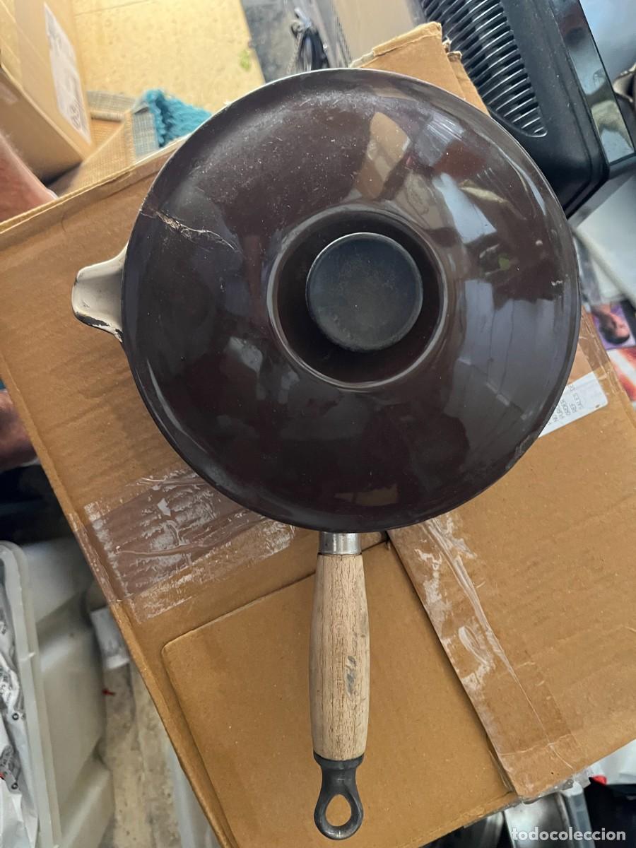 Antig&uuml;edades: CAZO LE CREUSET MARRON MANGO MADERA 20 - KREATEN