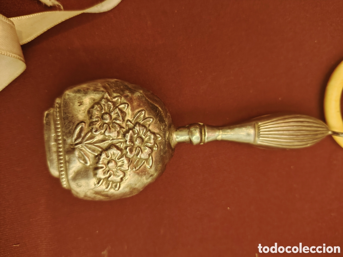 Antig&uuml;edades: Antiguo sonajero de plata - Foto 2