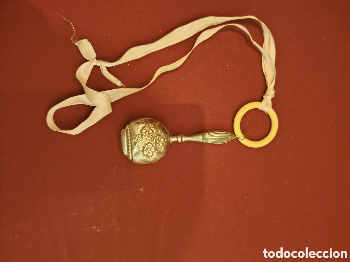 Antig&uuml;edades: Antiguo sonajero de plata - Foto 1