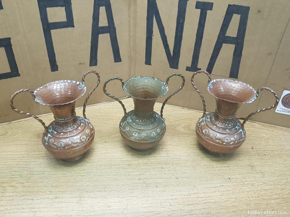 Antig&uuml;edades: TRIO DE FLOREROS DE COBRE