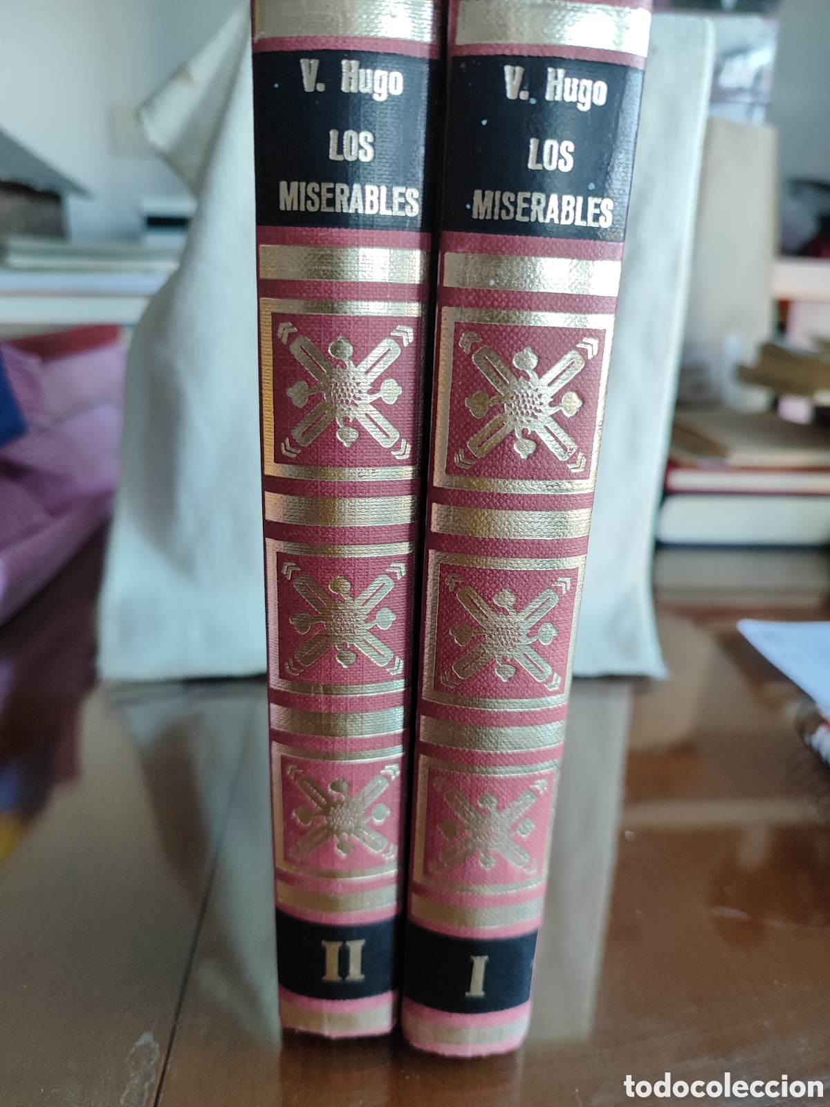 Antig&uuml;edades: Tomos de Los Miserables I y II. 1973 - Foto 1
