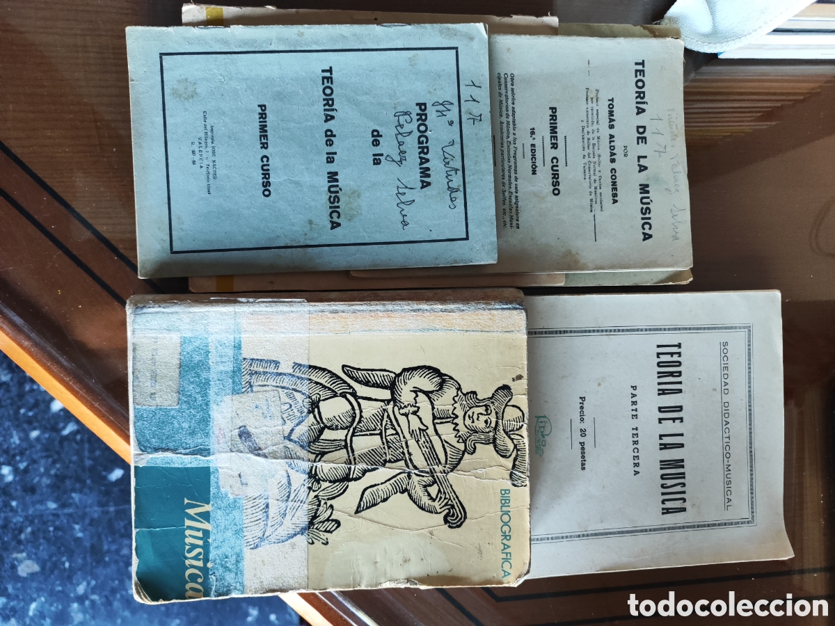 Antig&uuml;edades: Lote 4 libros de M&uacute;sica desde 1955 hasta 1975.