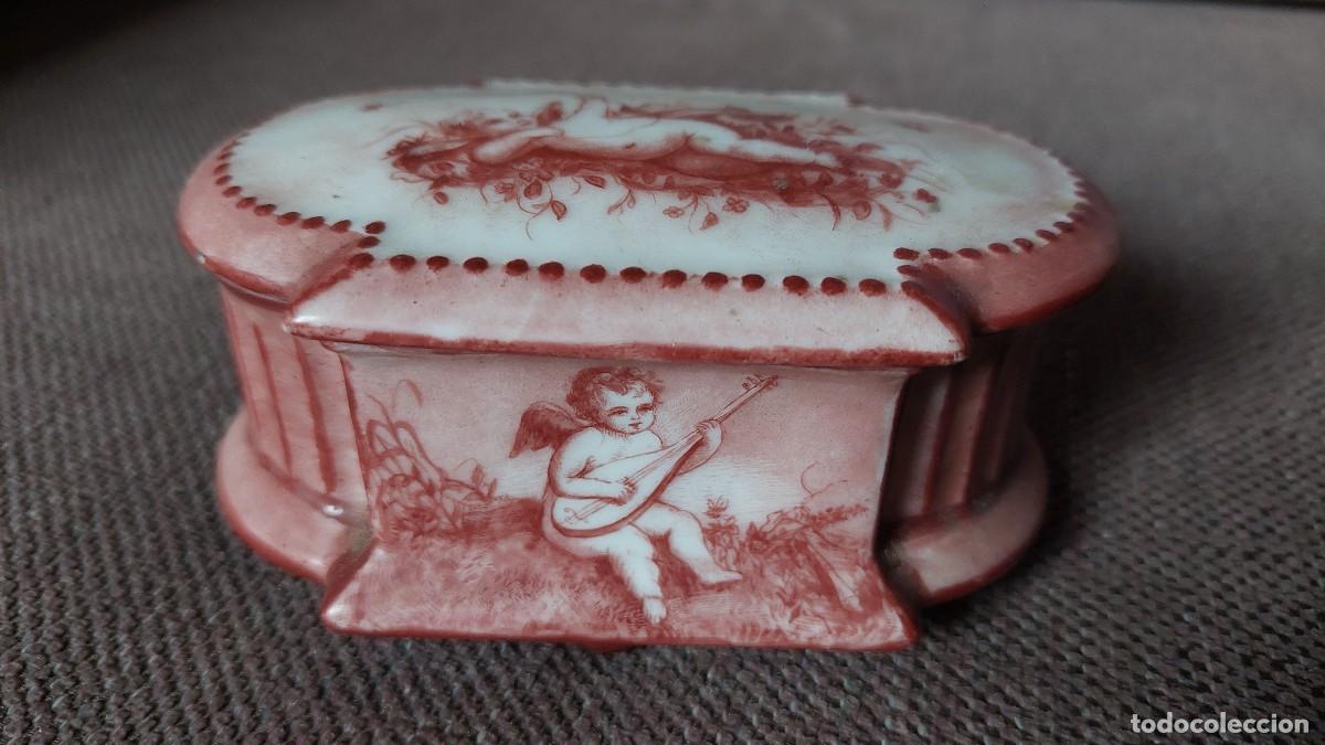 Antig&uuml;edades: Antiguo joyero en porcelana sin marcas circa 1860