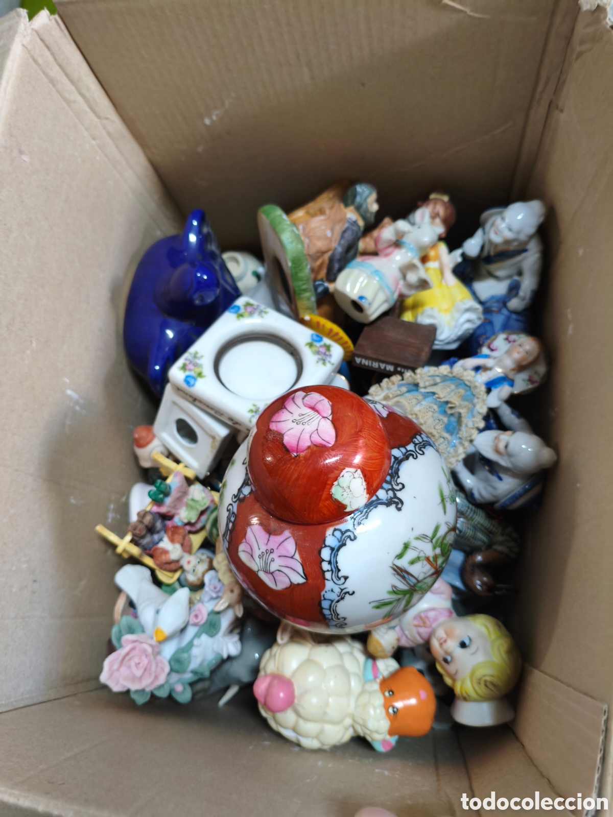 Antig&uuml;edades: Caja figuras porcelana