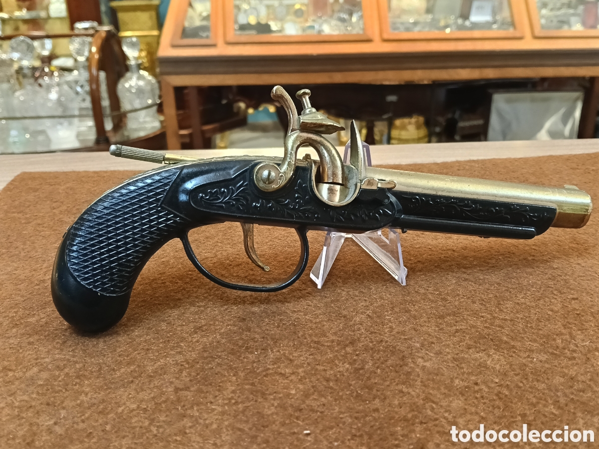 Antig&uuml;edades: MECHERO GRAN TAMA&Ntilde;O EN FORMA DE PISTOLA. TODAS LAS PARTES METALICAS . FUNCIONAMIENTO A GAS