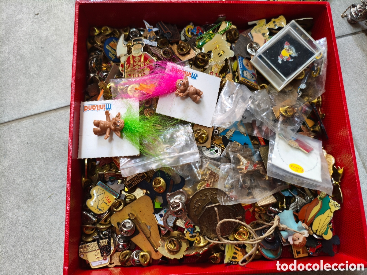 Antig&uuml;edades: Lote pins antiguos variados