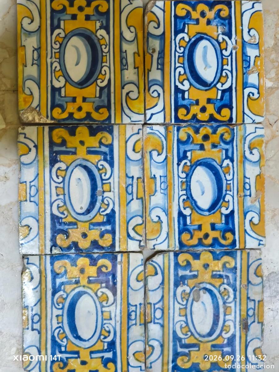 Antig&uuml;edades: Lote de 6 azulejos antiguos de muestra Talavera/Triana siglo XVI - XVII. Herrajes y &oacute;valos