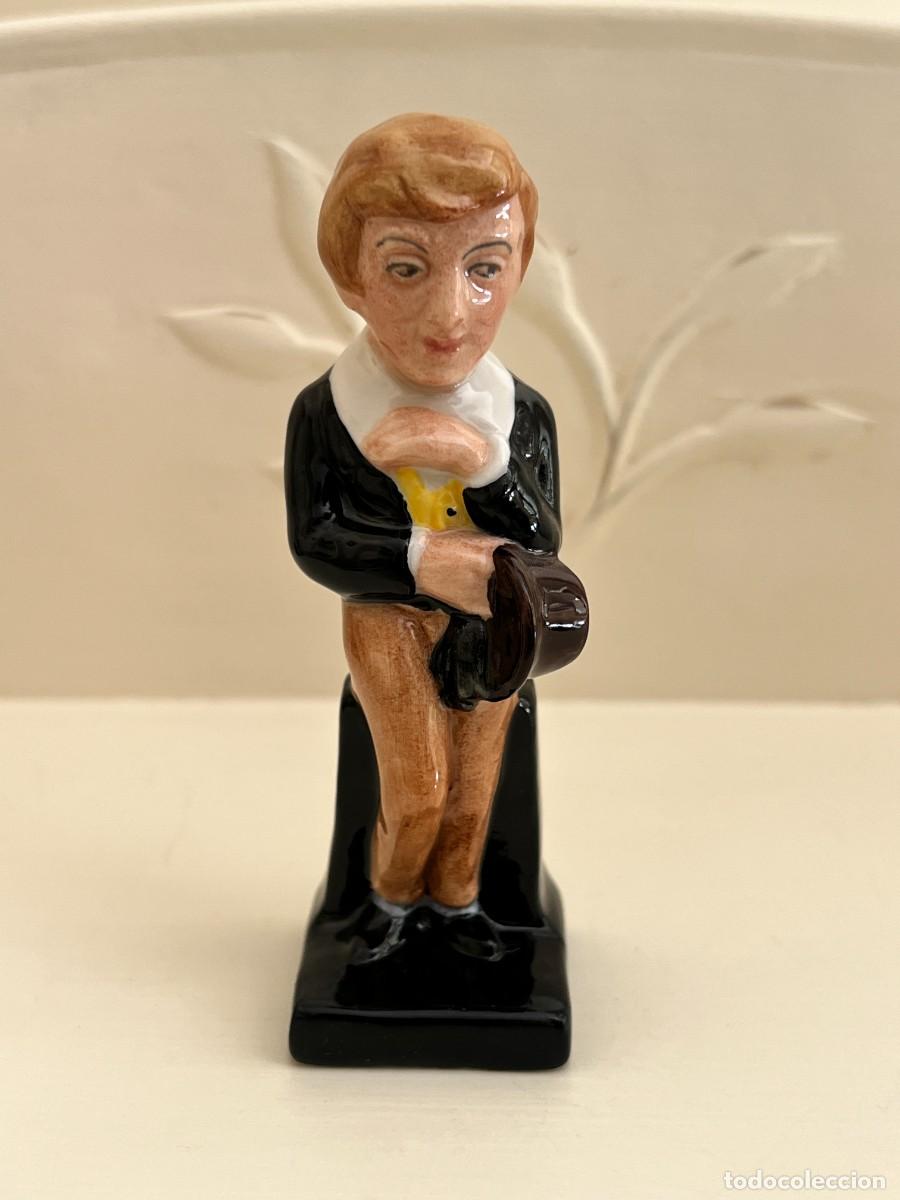 Antig&uuml;edades: Figura Royal Doulton David Copperfield M88 &ndash; Dickens miniatura 10 cm &ndash; Made in England