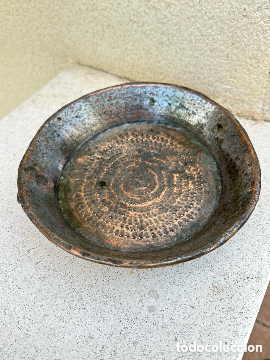 Antig&uuml;edades: Plato antiguo de cobre - Foto 1